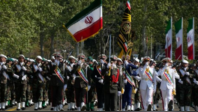 伊朗建军节阅兵式庆祝“成功”袭击以色列