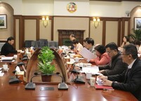 吕新华:政协不是权力机关 也非决策机构