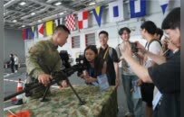 山東艦航母編隊在香港舉行艦艇開放活動