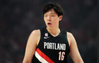 杨瀚森的起步与七位前辈一样艰难，这是中国球员登陆NBA之初的常态