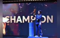 力克张本智和实现卫冕，“更有韧性”的王楚钦进步了