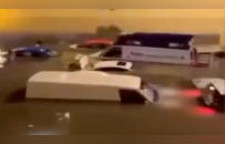 阿联酋遭遇75年来最强降雨！迪拜轻轨、机场被淹，全国学校已停课！海湾多国出现严重洪灾