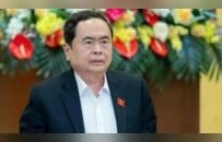 越南国会常务副主席陈青敏主持国会工作