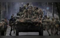 钢铁洪流踏破乌军防线，俄军一天连夺4城，乌克兰女兵临危受命