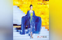 滕王閣上演時尚大秀 36套重工華服點亮名樓