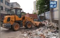 撫州高新區彰猷門樓旁停車位成“建筑垃圾堆放場”