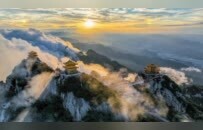 “21℃夏天·旅居在栾川”2025老君山观海避暑季开幕