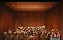 大型主題音樂會《唱支山歌給黨聽》唱響“英雄城”