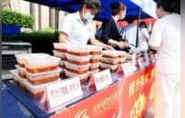 撫州多家知名酒店出攤 菜品價格實惠親民受熱捧