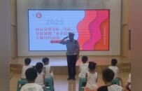 商丘交警開展暑期安全“童”行 文明交通“幼”見 “小手拉大手”主題宣傳活動