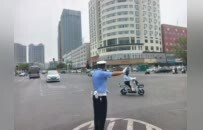商丘交警不畏“秋老虎” 揮汗堅守保暢通 讓交通不“中暑”