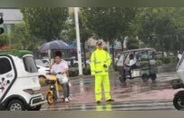 商丘交警積極應對強降雨全力保障道路安全暢通呈現亮麗“警”色