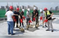 贛鋒鋰電(南昌)基地倒班樓提前兩月封頂 新能源產業建設加速推進