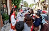 诗仙遇红楼 书香满古巷！2026金陵旧书市集今日熙南里盛大开市