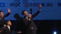 郭富城梁家辉又“开战” 周润发竟是自拍狂