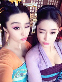 范冰冰张馨予比赛卖萌