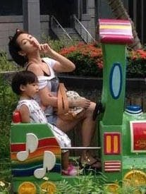 小S凹造型遭女儿无视