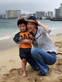 龚蓓苾伍仕贤混血儿子抢镜