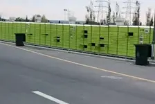 高校超长快递柜走红