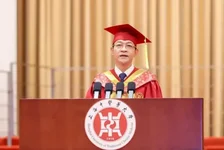 上海中医药大学校长谈AI