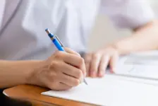 中学要求新生填家长职务