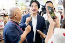 赖清德试吃狗粮