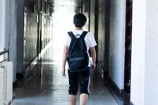 中介挪用学费致多人上不了学