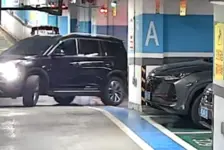 车子停车库油耗异常