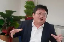 日裔亲绿媒体人被打