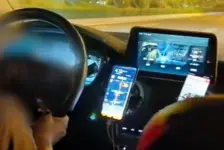 女子坐网约车想开窗被怼