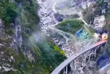 四川绵竹接连发生地震