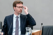 荷兰大臣将访华