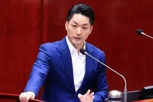 台北放台风假被喷