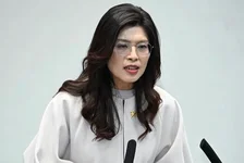 郑丽文谈身份认同问题