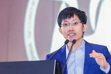 梁文锋成为AI圈新首富