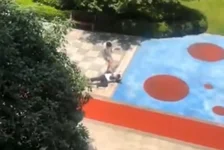 业主殴打小区保安