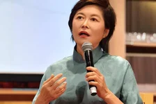 敬一丹被曝突发脑溢血