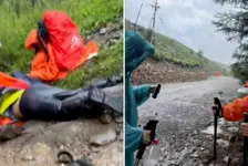 驴友五台山遭雷击