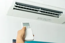 不关空调电费更低？