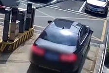 男子停车逃费183次被刑拘