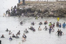 西班牙飞地遭难民涌入
