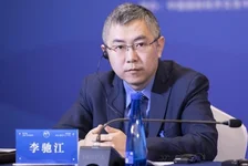 中国试射潜射战略导弹