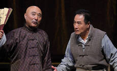 《戏台》：艺术与胡闹 精湛与粗俗的完美表达