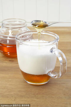 蜜蜂酿造蜂蜜视频 rdn_4f56b9f145581.jpg