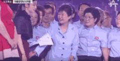 金妍儿与总统握手引争议|图