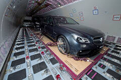 石油国家富二代空运豪车在伦敦消暑