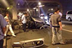 成都：百万无牌豪车深夜三连撞