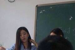 四川一高校又现“别人家老师”