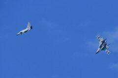 歼10歼11空中狗斗罕见一幕