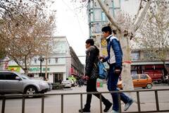 实拍山西便衣警察街头反扒